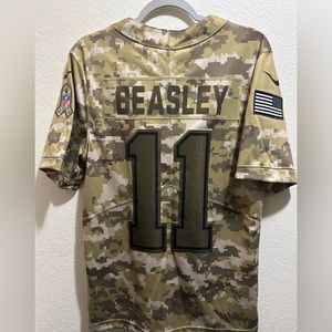Salute to service Dallas Cowboy Beasley jersey size small